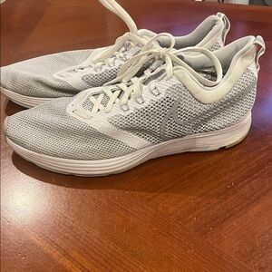 Nike White and Gray Zoom Strike (352)